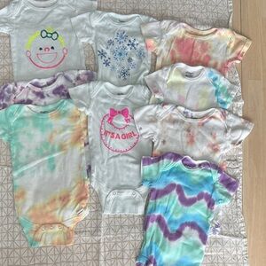 Handmade - Lot of Colorful Tie-Dye and Graphic Baby Onesies - Size 0-9m